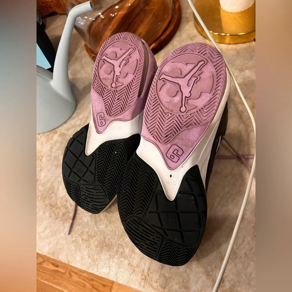 Jordan Max Aura 4 | Black/White-Lilac 5y